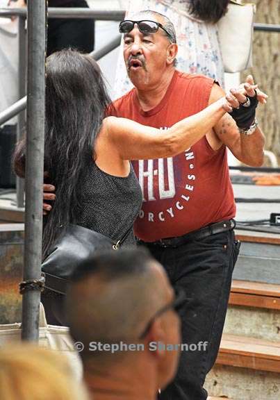 plaza dancers 2 graphic